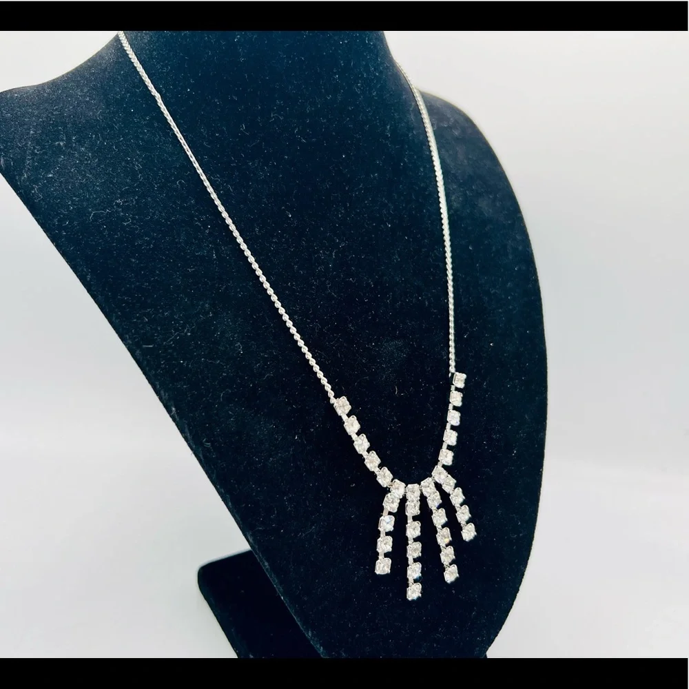 Vintage rhinestone fringe silver tone necklace 18”